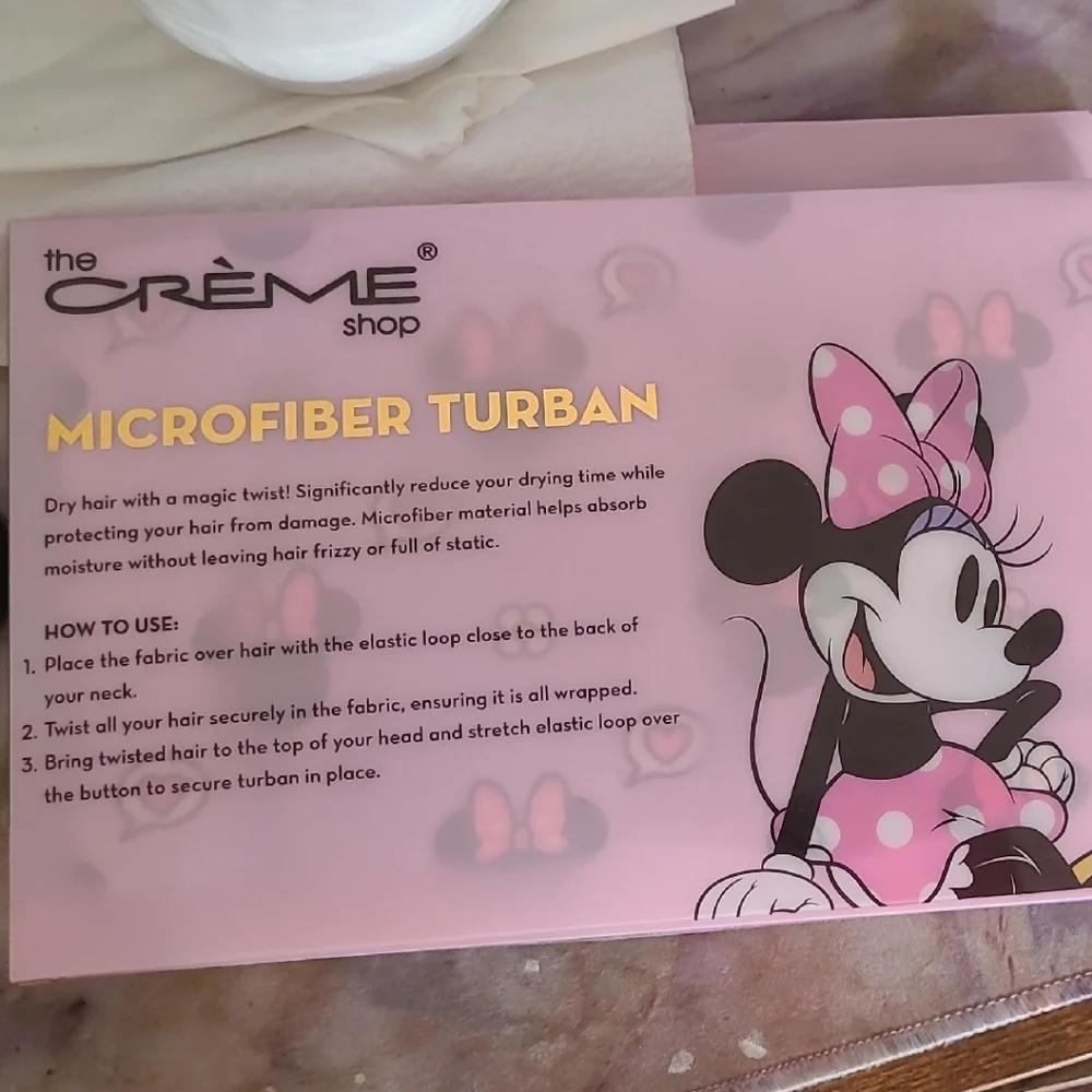 The Crème Shop - Minnie Mouse Snug Sleep Mask & Microfiber Turban Set - NEW